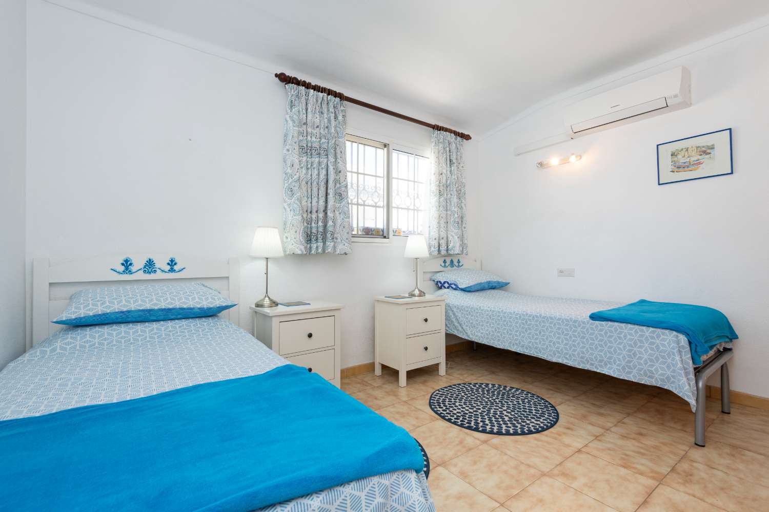 Velpresentert rekkehus med havutsikt i El Algarrobo, Nerja