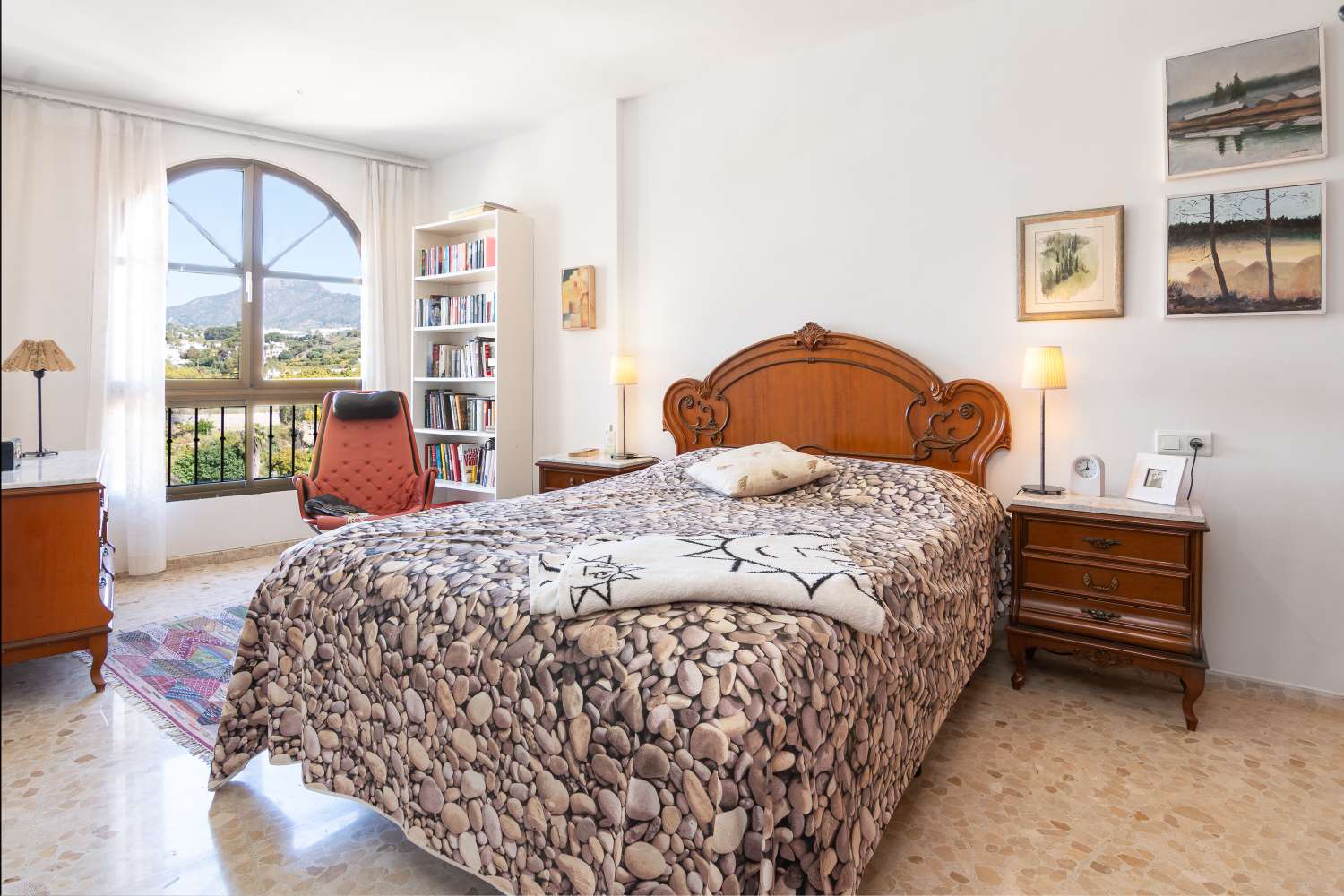 Bright Penthouse with Private Roof Terrace & Open Views in Nerja