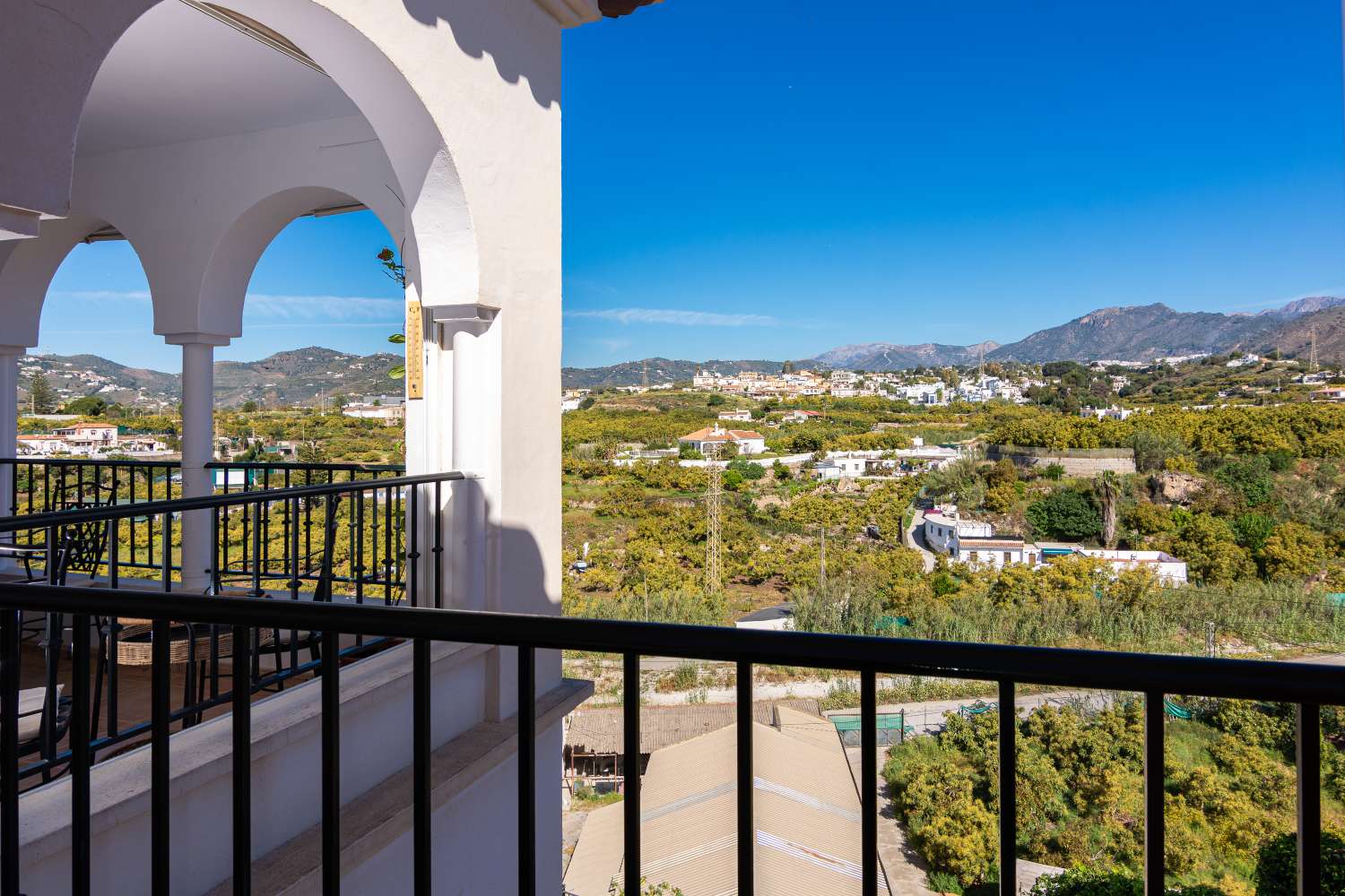 Bright Penthouse with Private Roof Terrace & Open Views in Nerja