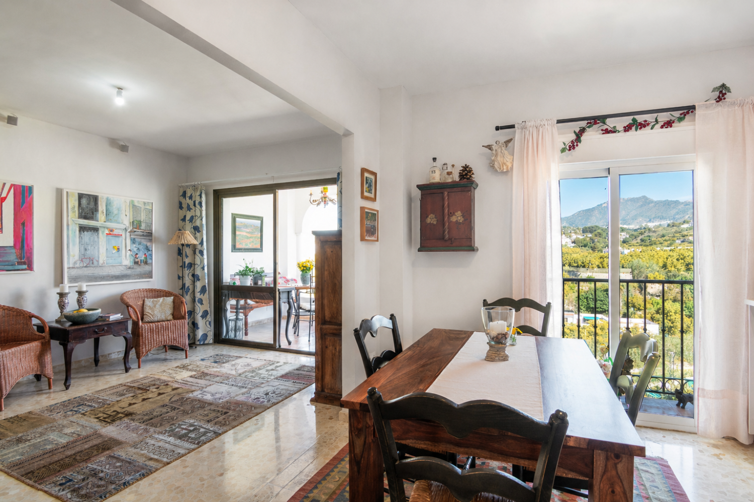 Bright Penthouse with Private Roof Terrace & Open Views in Nerja