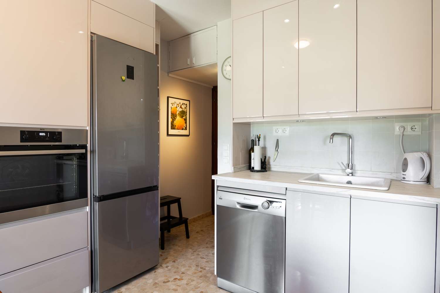 Bright Penthouse with Private Roof Terrace & Open Views in Nerja