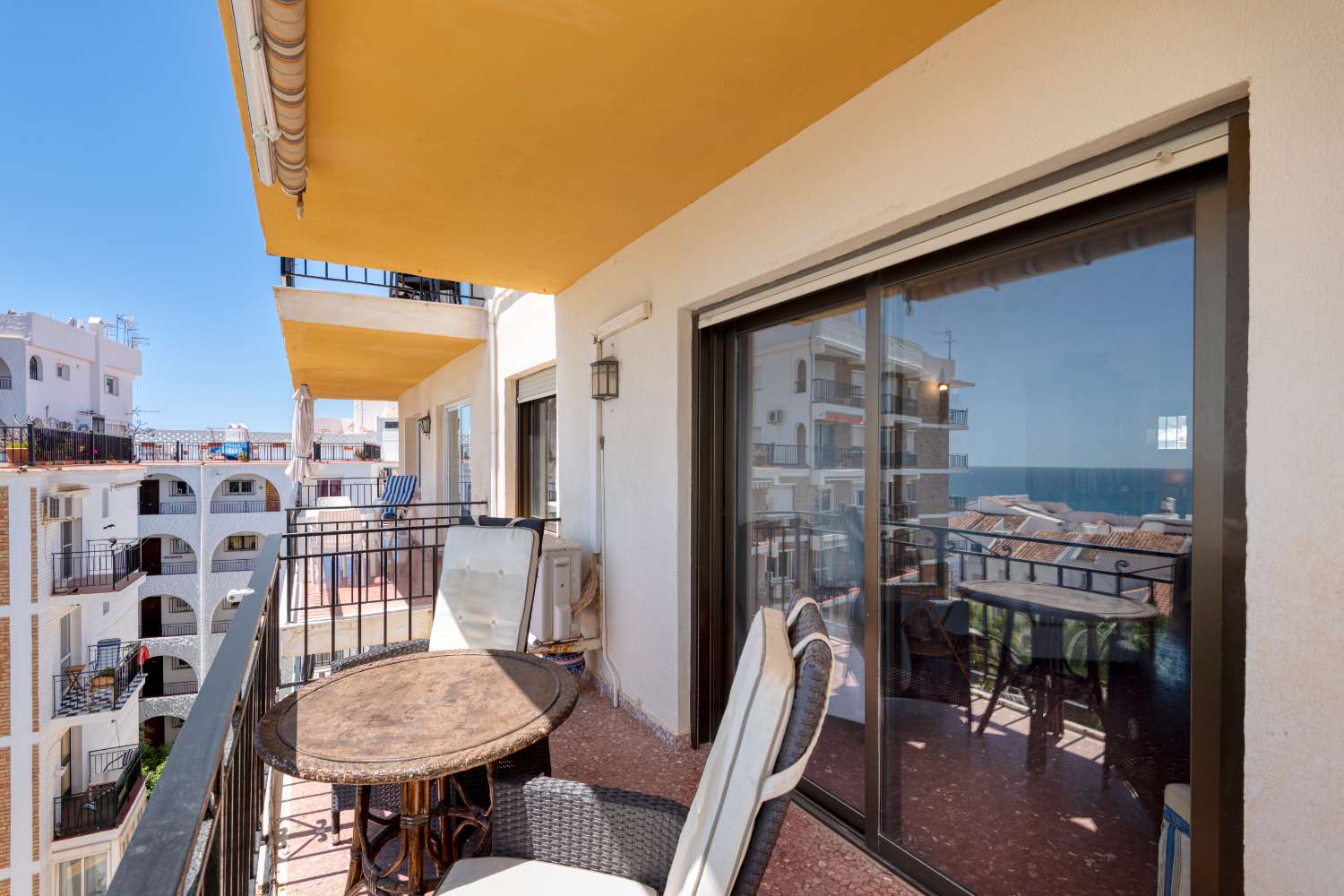 Apartment mit Meerblick in bester Parador-Lage – Edificio Acapulco, Nerja