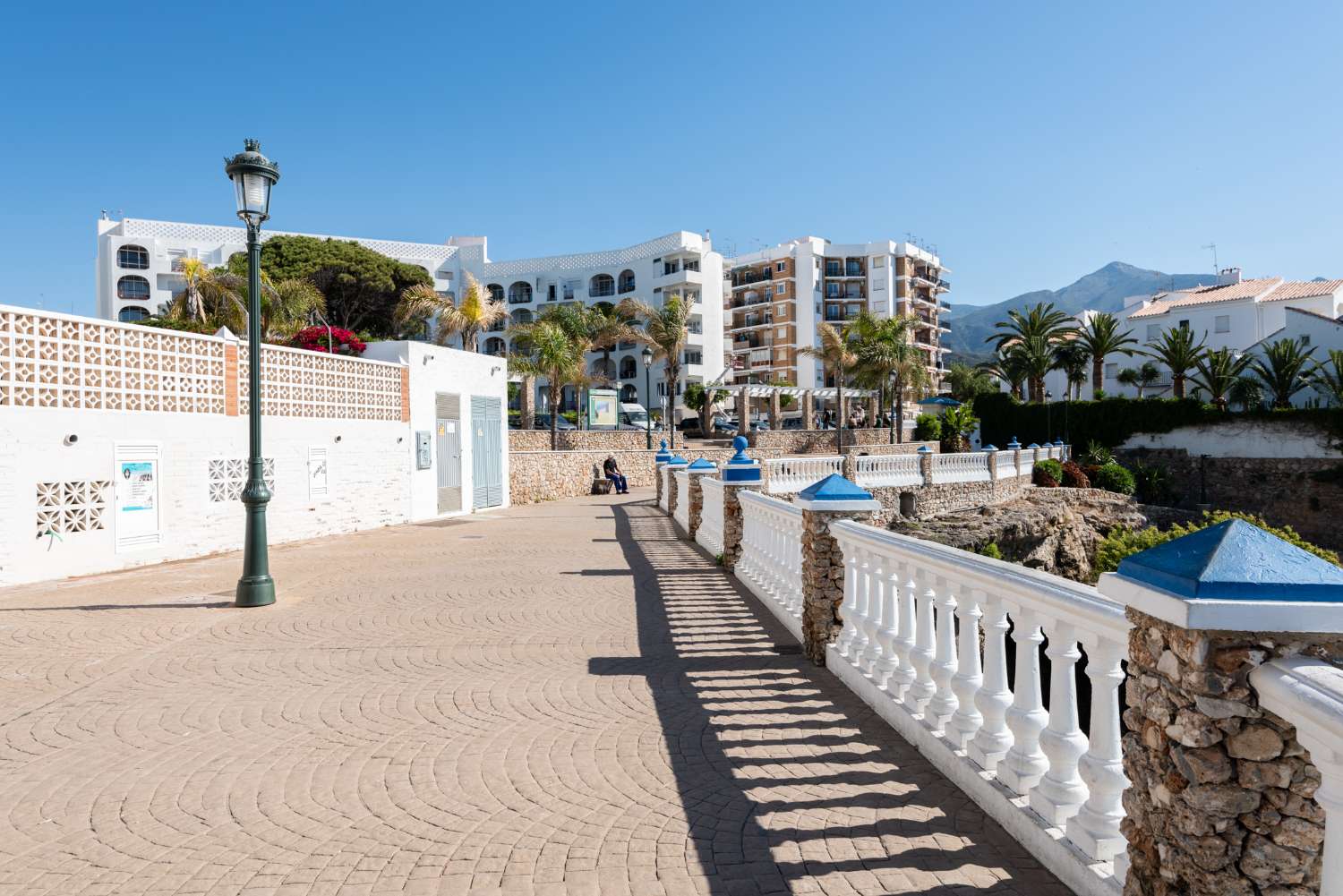 Apartment mit Meerblick in bester Parador-Lage – Edificio Acapulco, Nerja