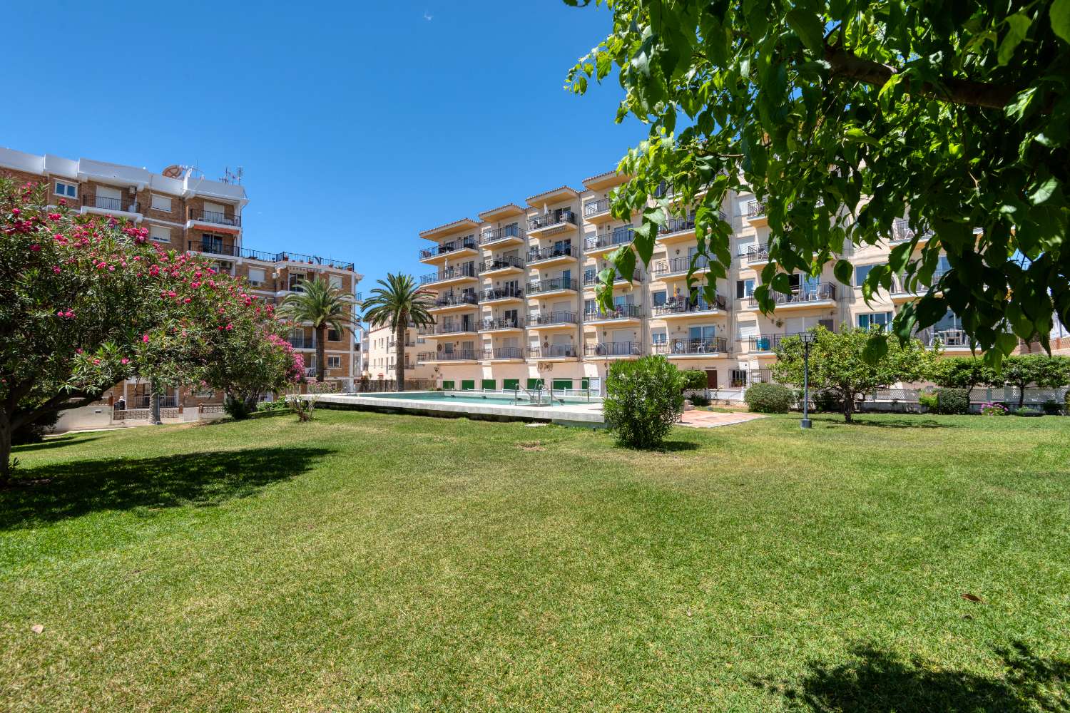 Apartment mit Meerblick in bester Parador-Lage – Edificio Acapulco, Nerja