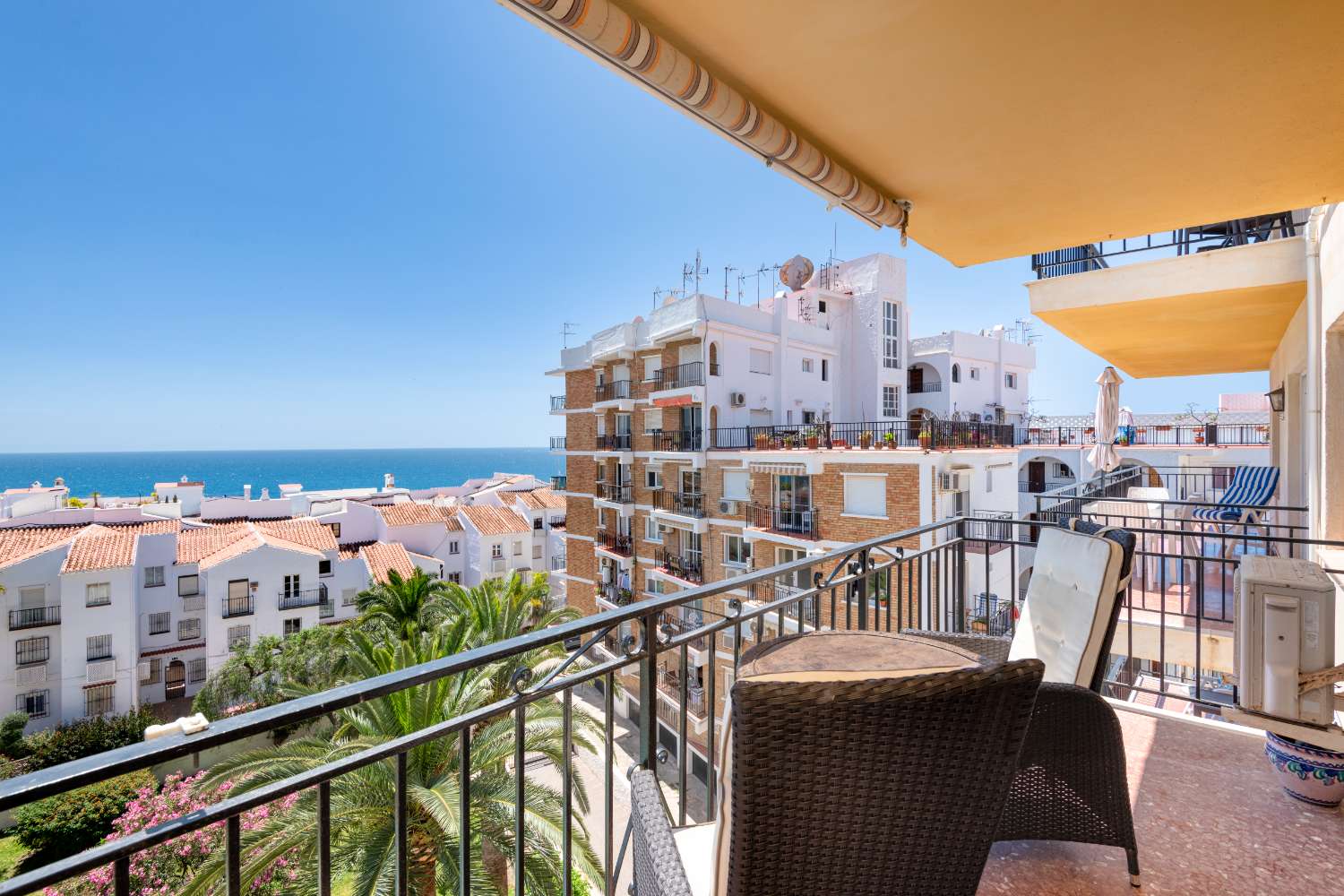 Apartment mit Meerblick in bester Parador-Lage – Edificio Acapulco, Nerja