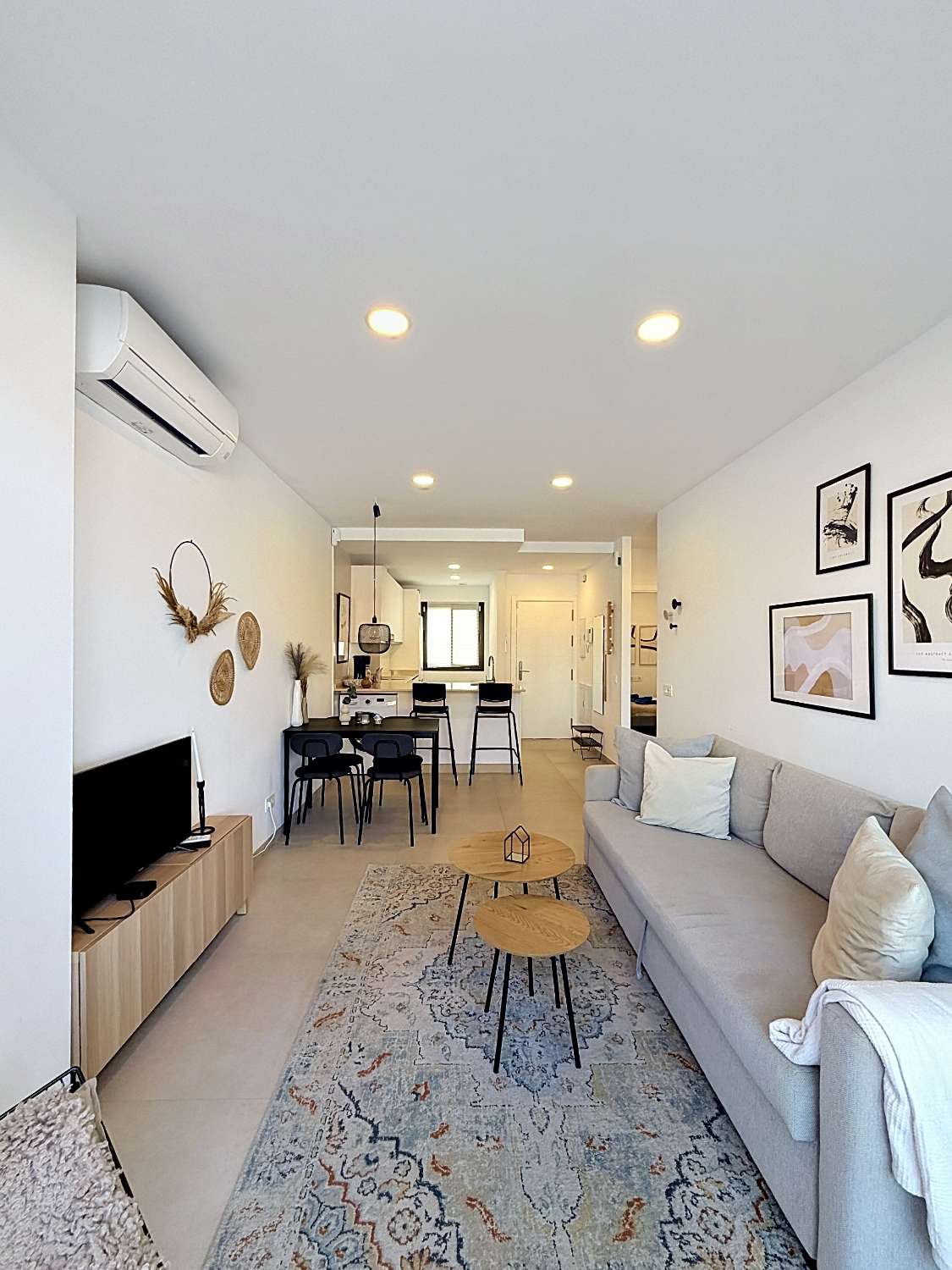 Elegante apartamento de nueva construcción con vistas al mar.
