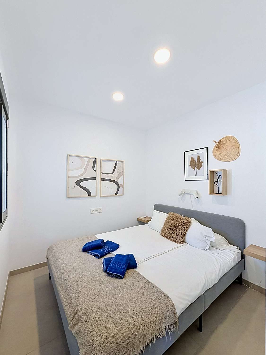 Elegante apartamento de nueva construcción con vistas al mar.