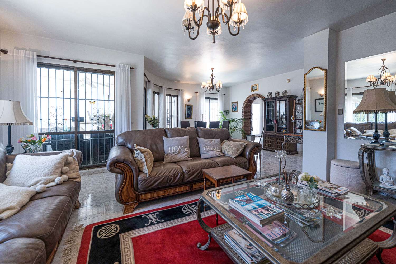 Detached Villa with Guest Apartment, Private Pool & Roof Terrace
