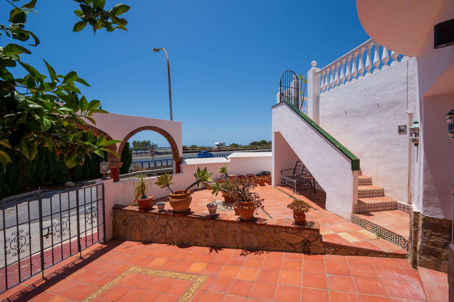 Detached Villa with Guest Apartment, Private Pool & Roof Terrace