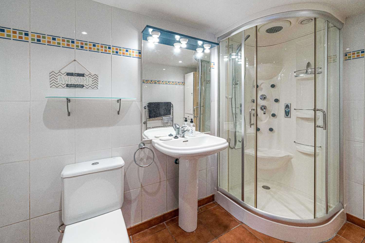 Detached Villa with Guest Apartment, Private Pool & Roof Terrace