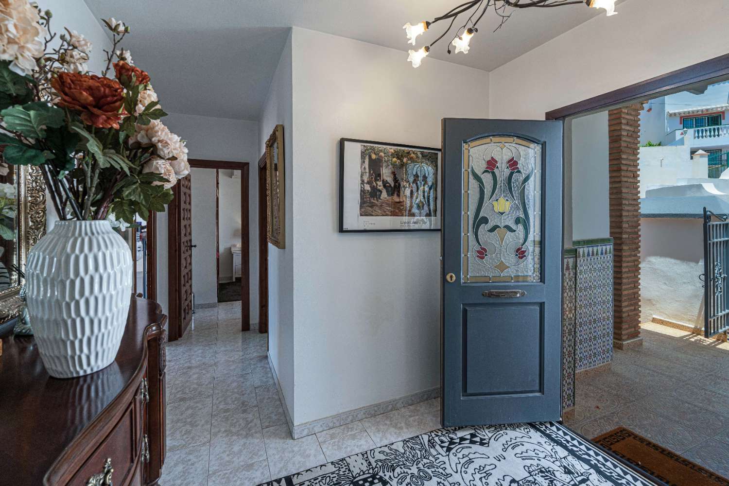 Detached Villa with Guest Apartment, Private Pool & Roof Terrace