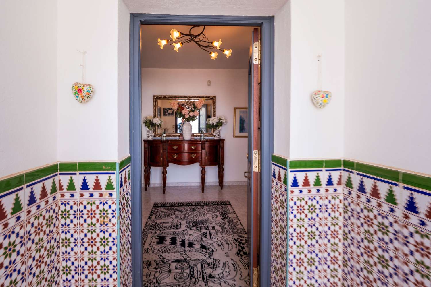Detached Villa with Guest Apartment, Private Pool & Roof Terrace
