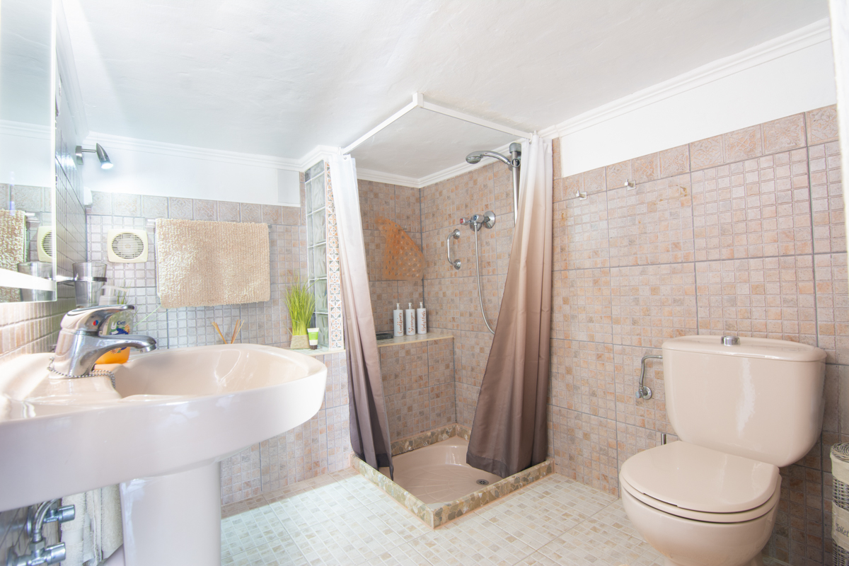 Fantastisk villa med 4 sovrum, privat pool och panoramautsikt över havet i Tropicana