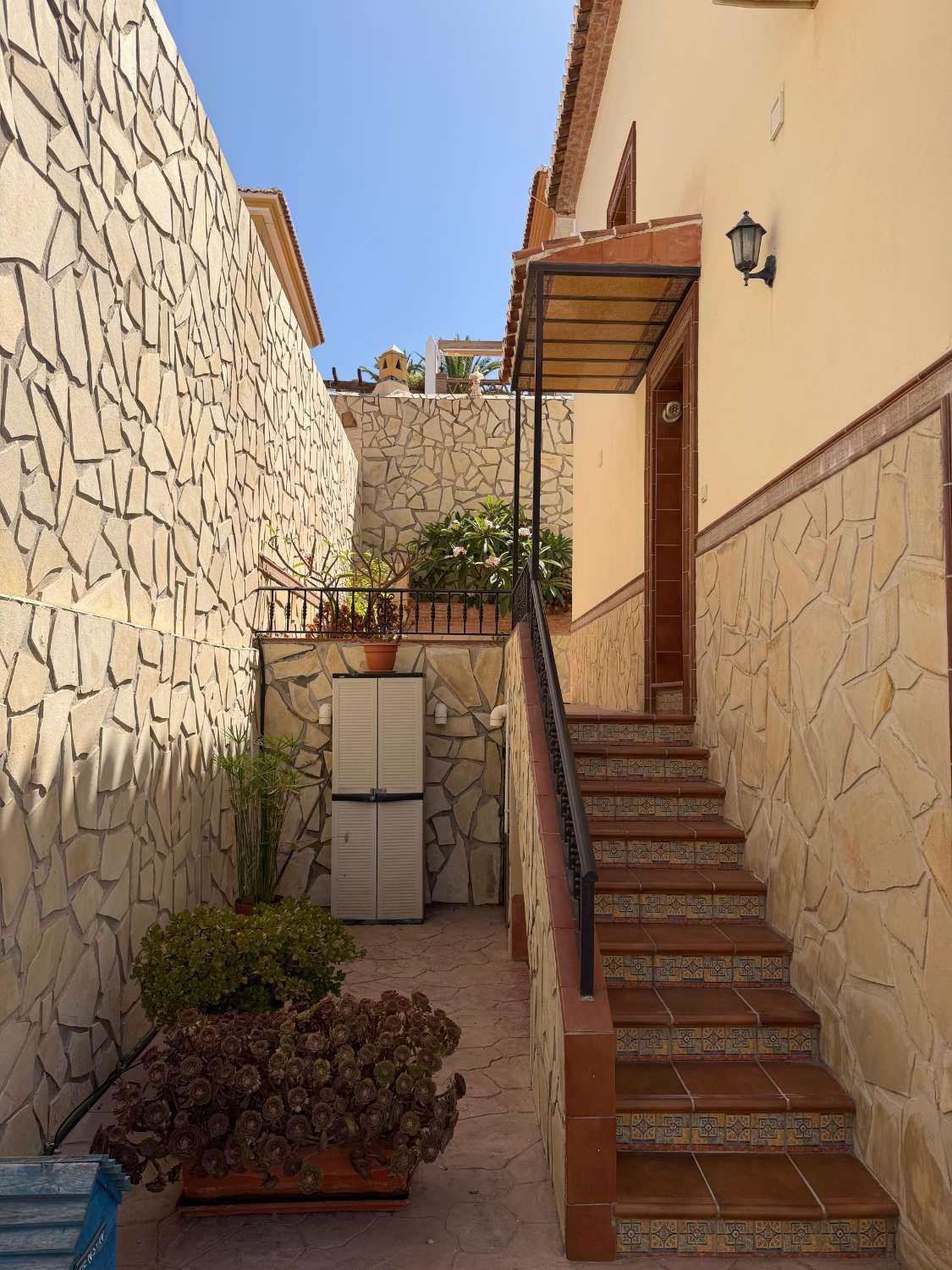 Haus zum verkauf in Avda Pescia (Nerja)