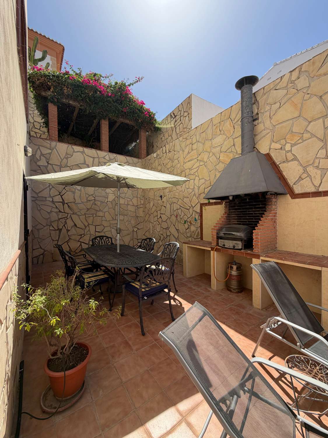 Haus zum verkauf in Avda Pescia (Nerja)