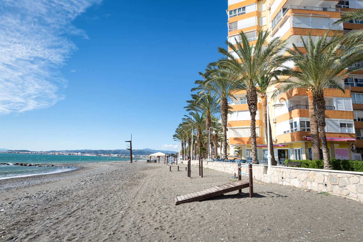 Espectacular piso en primera línea con impresionantes vistas al mar