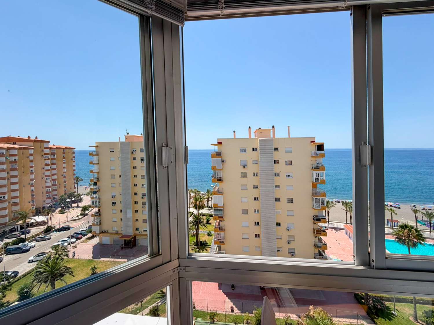 Espectacular piso en primera línea con impresionantes vistas al mar