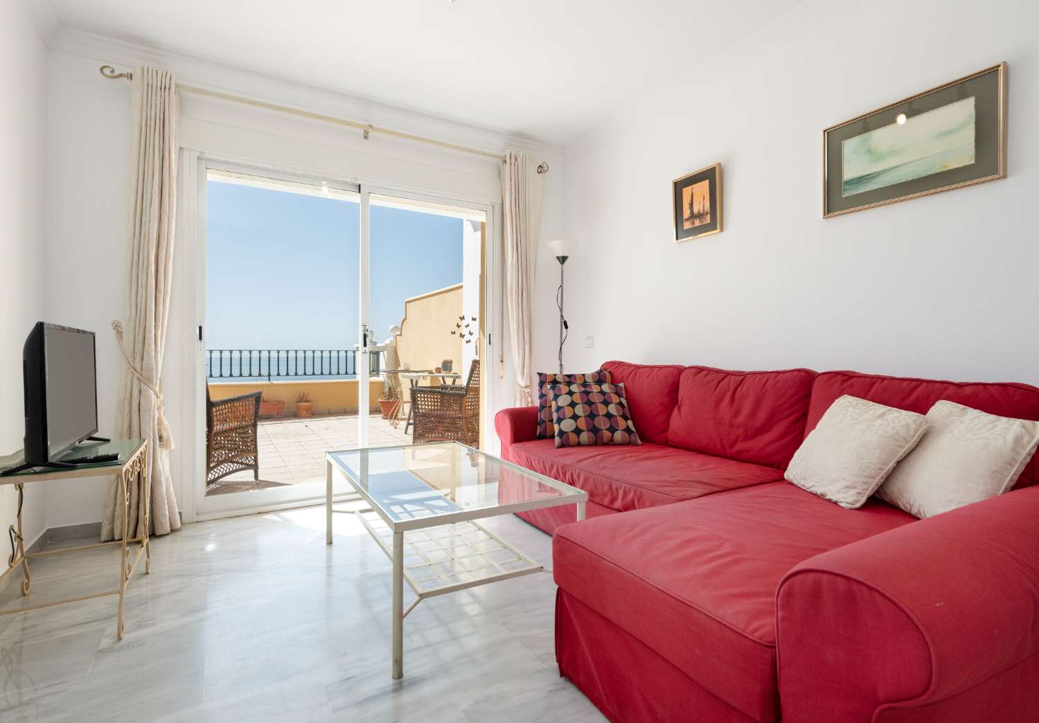 Apartment mit Panoramablick auf Meer und Berge