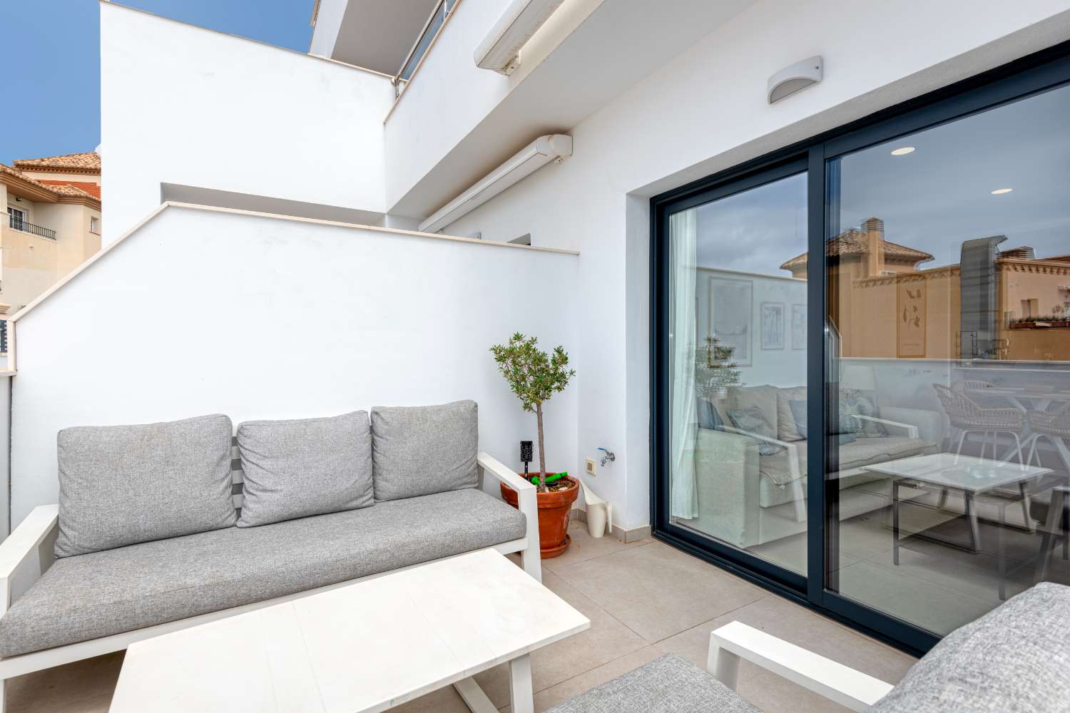 Elegant Newly Built Corner Apartment with Sea Views