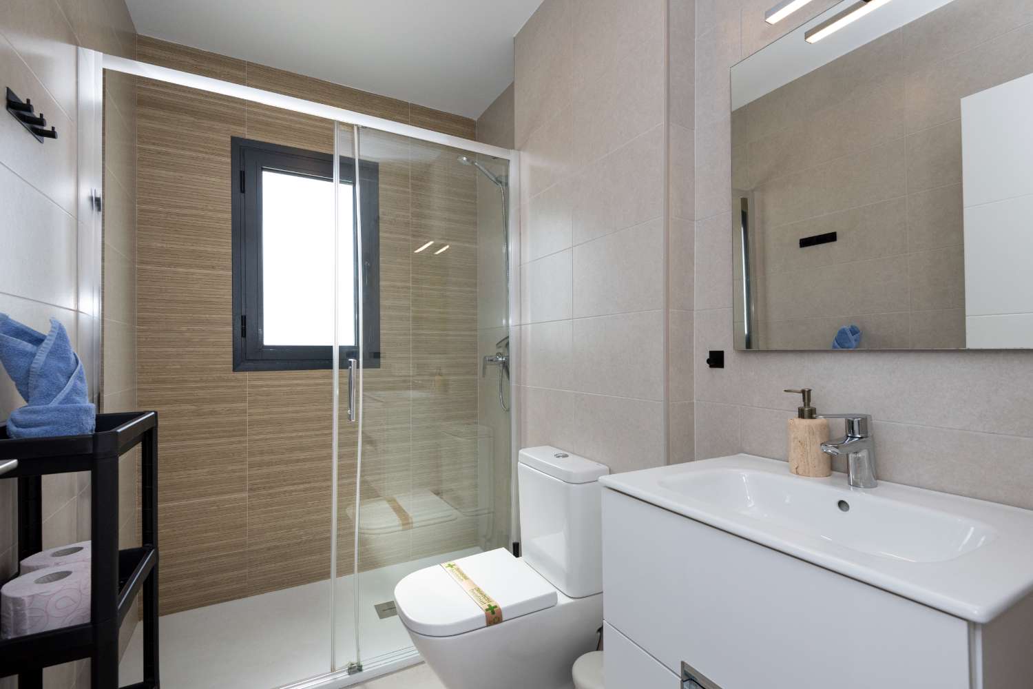 Elegant Newly Built Corner Apartment with Sea Views