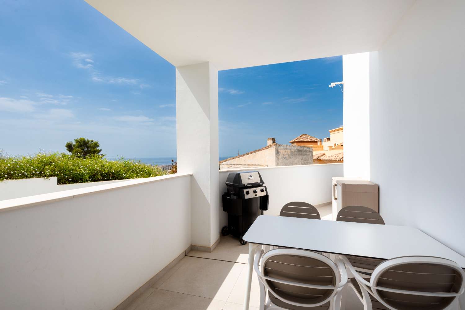 Elegant Newly Built Corner Apartment with Sea Views