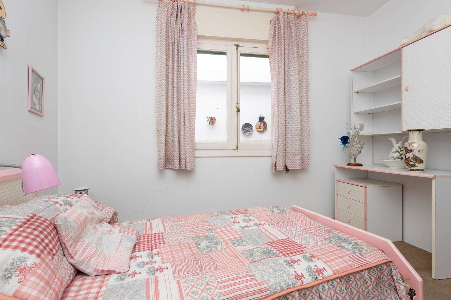 Amplio apartamento de 4 dormitorios con terraza y vistas al mar en Nerja