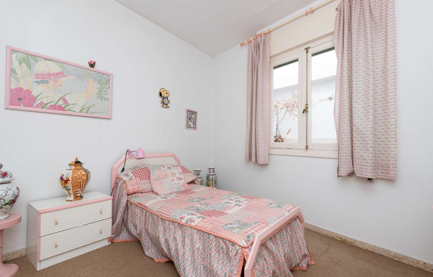 Amplio apartamento de 4 dormitorios con terraza y vistas al mar en Nerja