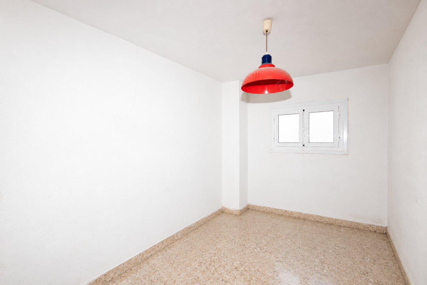Amplio apartamento de 4 dormitorios con terraza y vistas al mar en Nerja