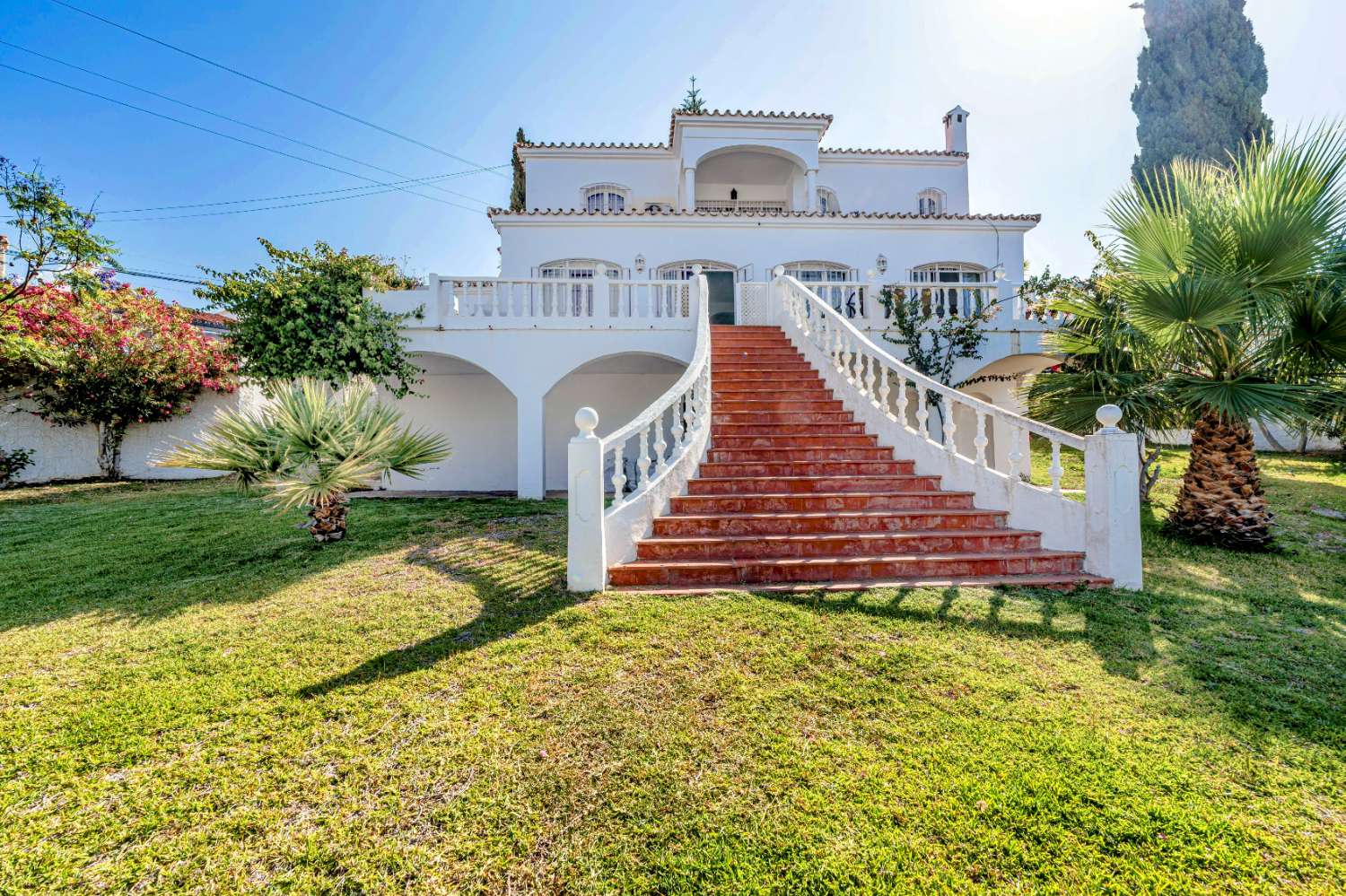 Impressive Four-Bedroom Villa with Sea Views in Nerja
