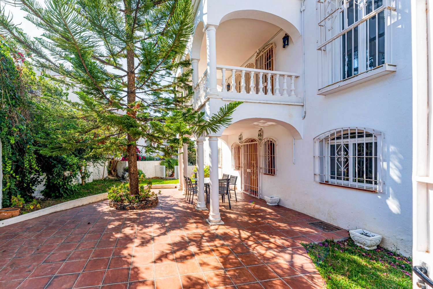 Impressive Four-Bedroom Villa with Sea Views in Nerja