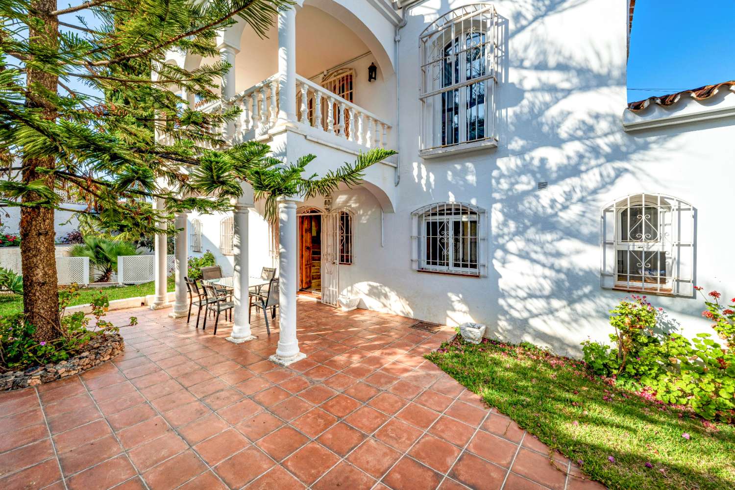 Impressive Four-Bedroom Villa with Sea Views in Nerja