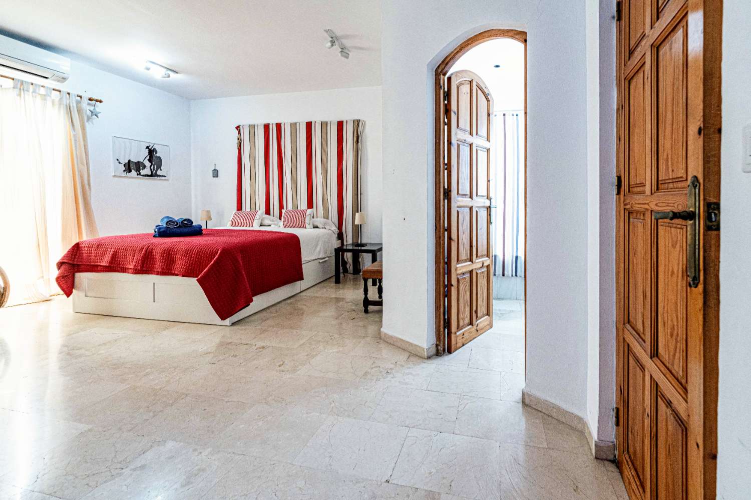 Impressive Four-Bedroom Villa with Sea Views in Nerja