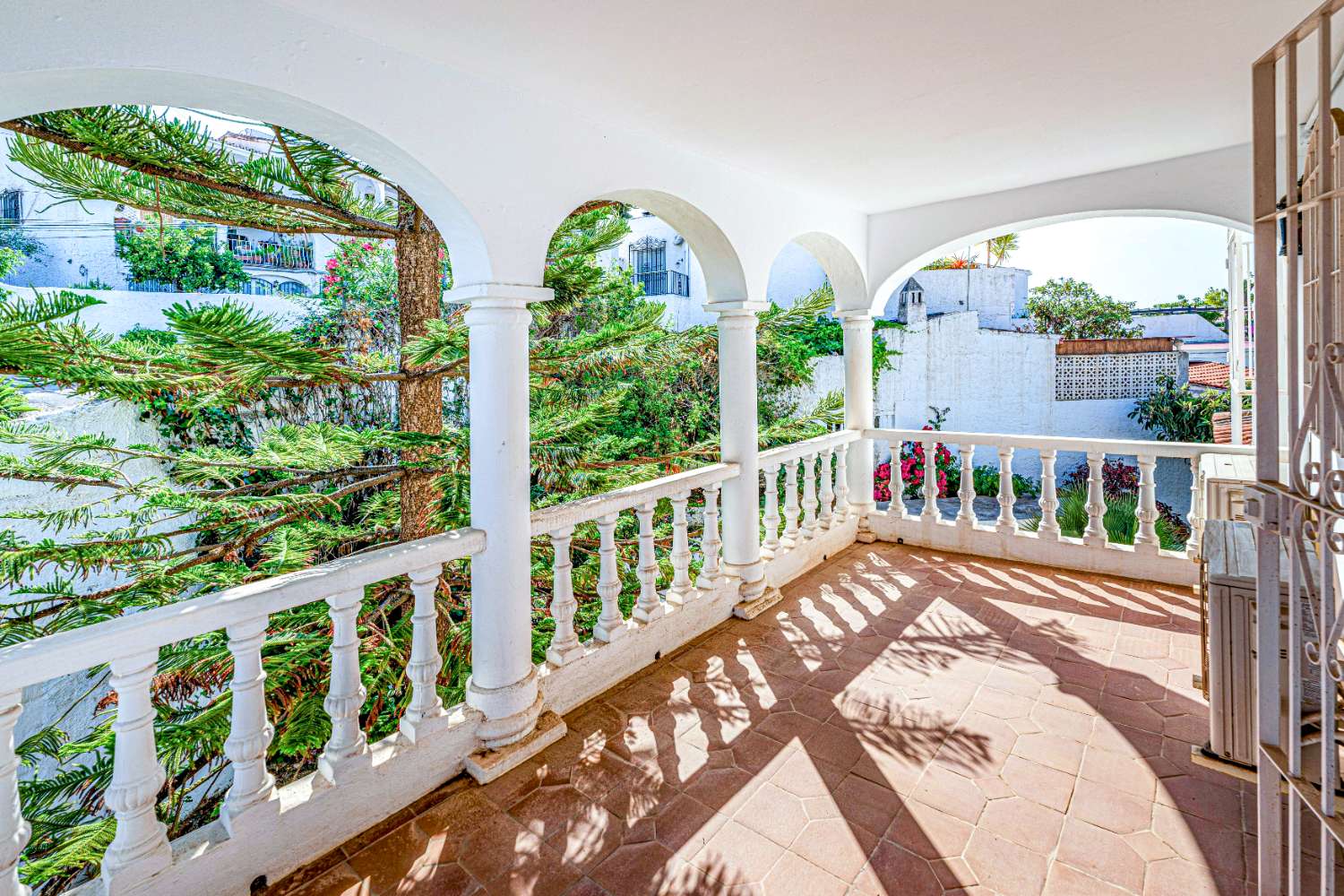 Impressive Four-Bedroom Villa with Sea Views in Nerja