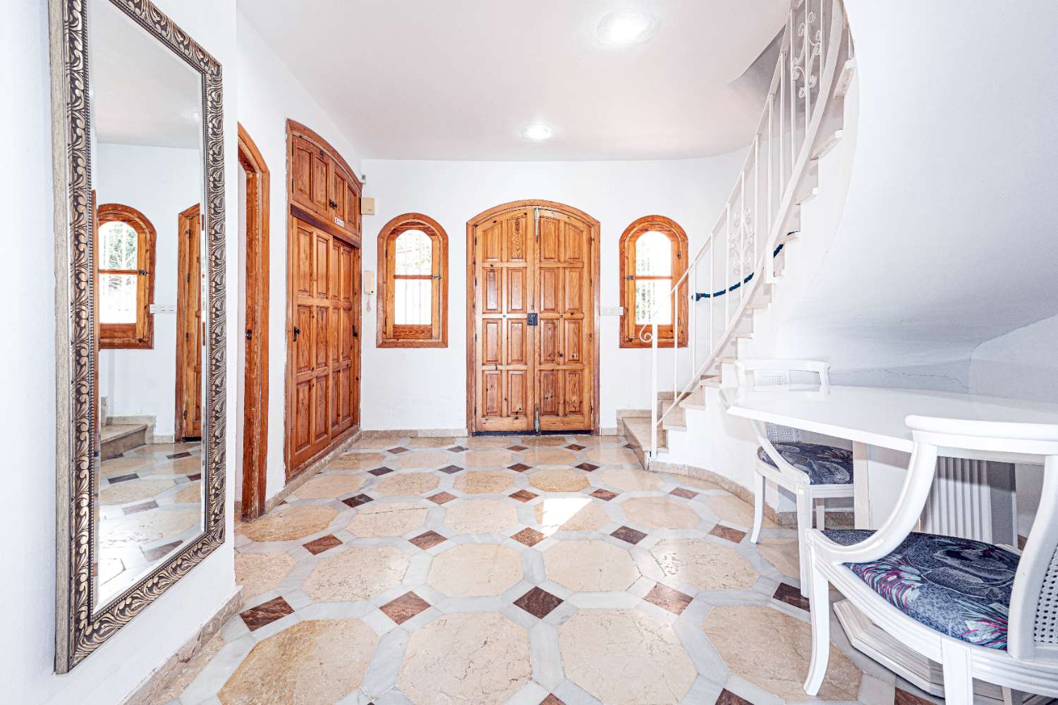 Impressive Four-Bedroom Villa with Sea Views in Nerja