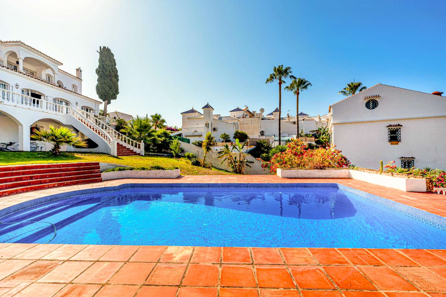 Impressive Four-Bedroom Villa with Sea Views in Nerja
