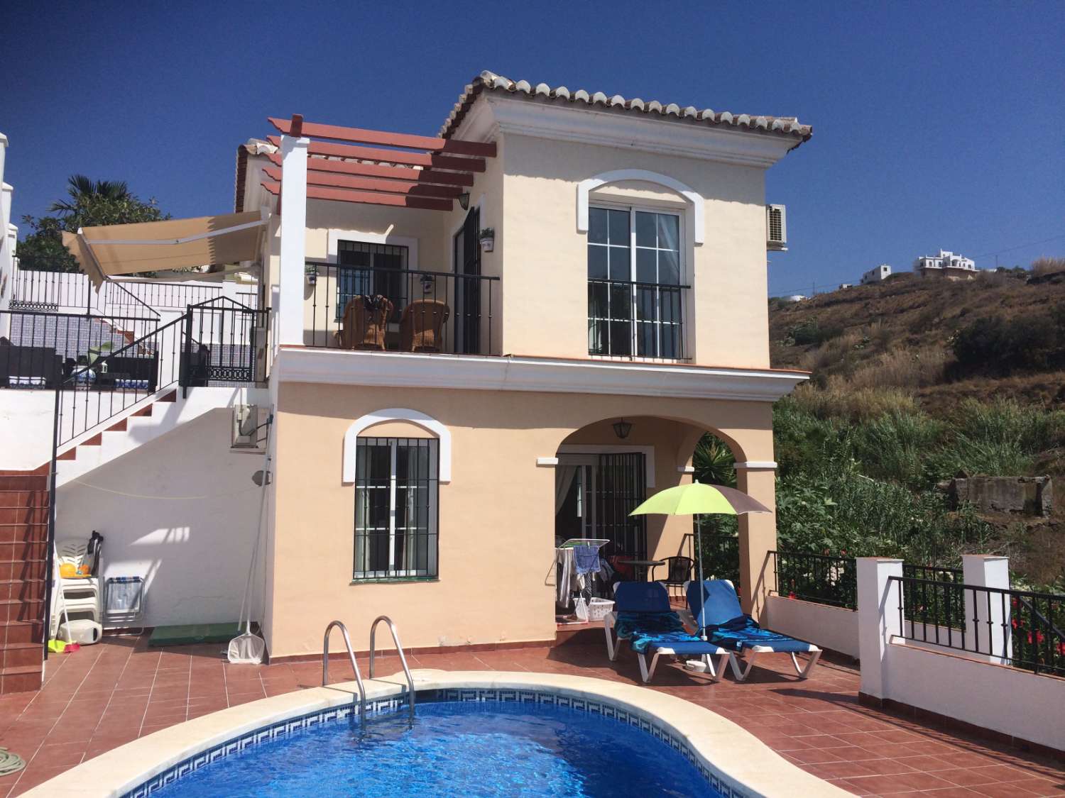 Detached villa for sale with private pool