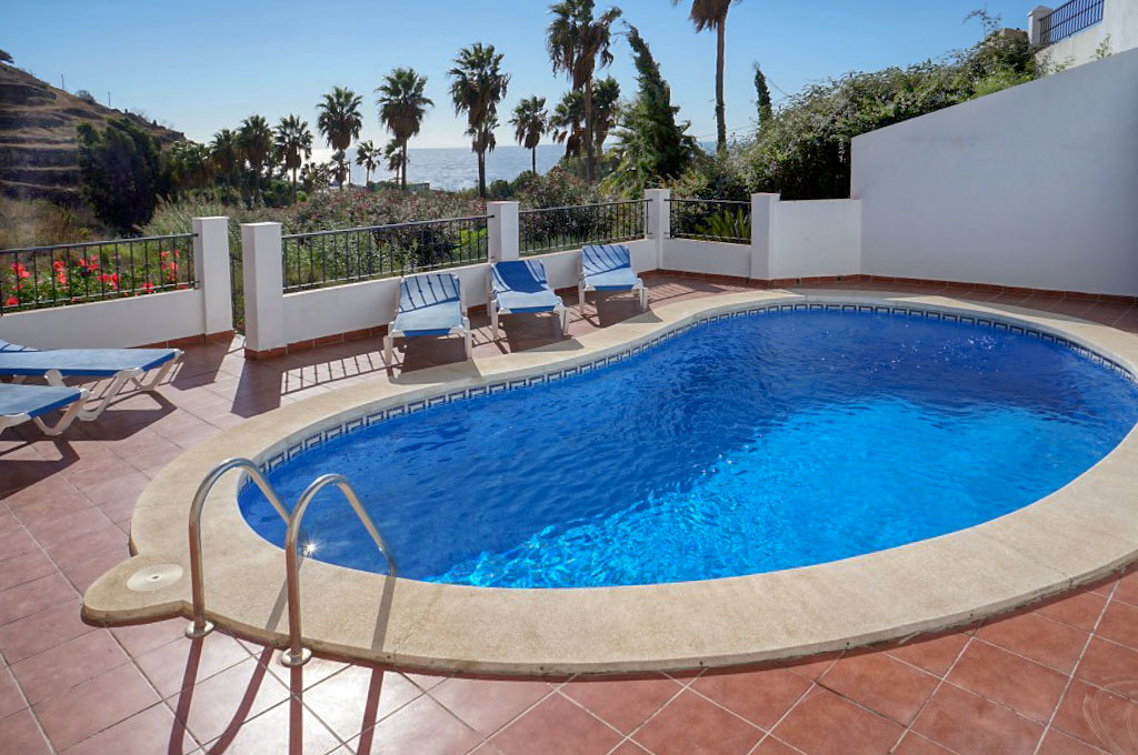 Freistehende Villa zum Verkauf mit privatem Pool